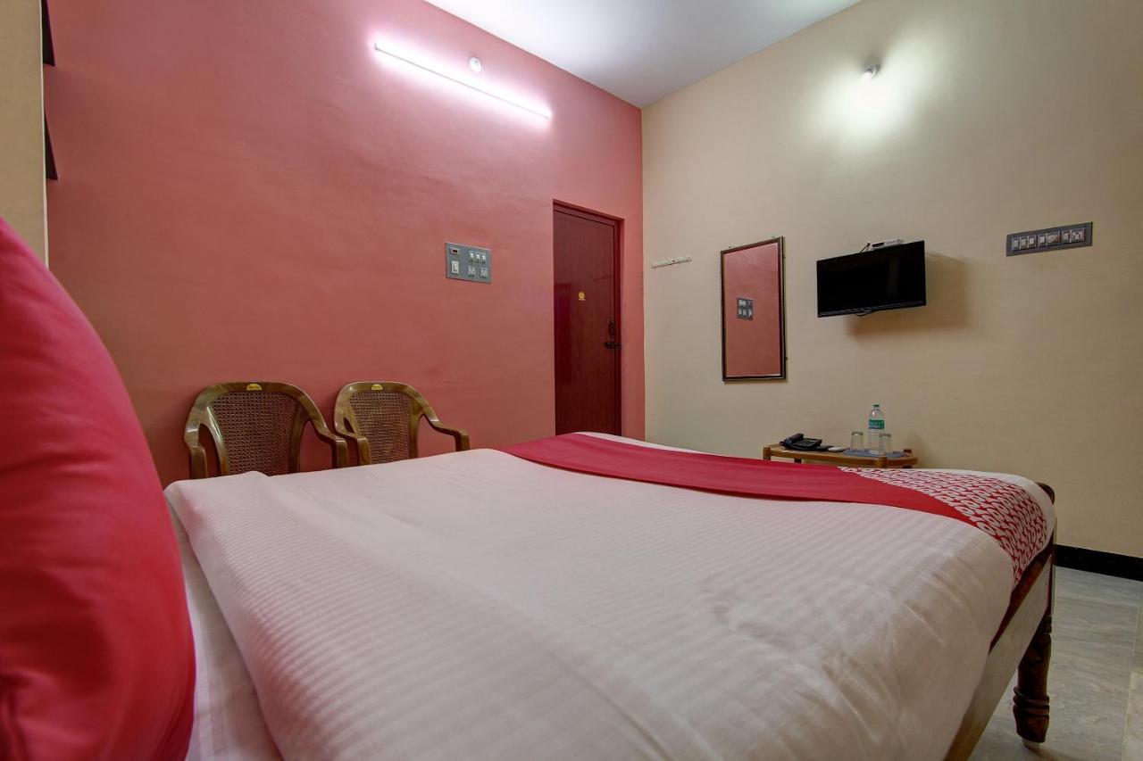 Oyo 38664 Rt Residency Hotel Golden Rock Exterior foto